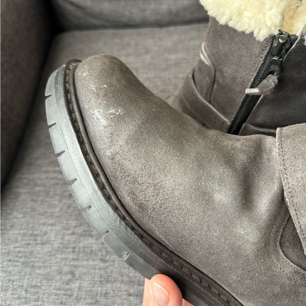 Rag & Bone
Suede Fur Trim Moto Boots
Women's Size:8,5 - Picture 6 of 12